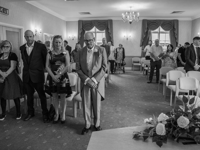 Paul and Diane&apos;s Wedding in Derby, Derbyshire 7