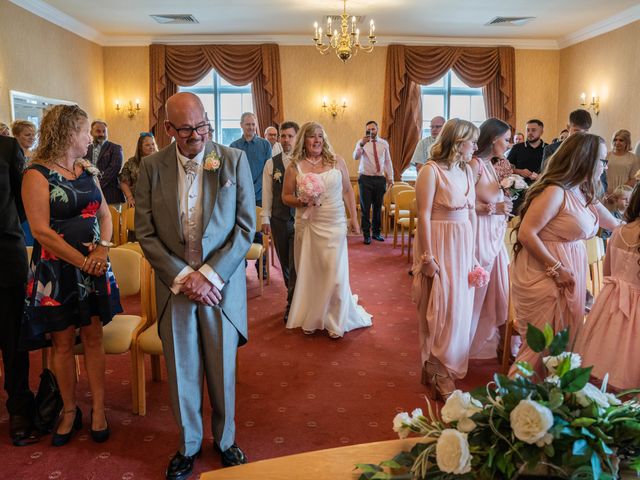 Paul and Diane&apos;s Wedding in Derby, Derbyshire 10