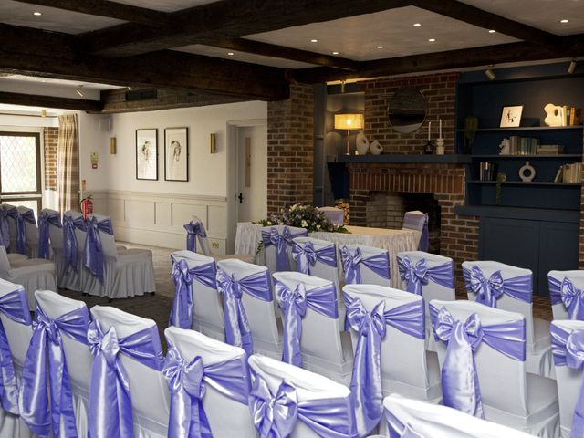 Groom and Bride&apos;s Wedding in Bracknell, Berkshire 7