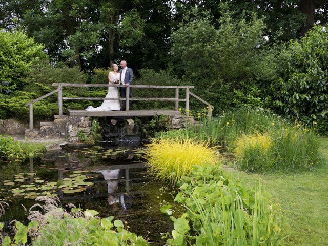 Groom and Bride&apos;s Wedding in Bracknell, Berkshire 2