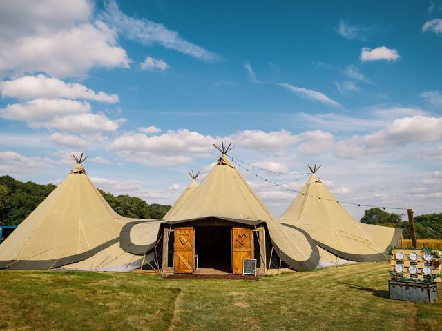 Tony and Liz&apos;s Wedding in Kettering, Northamptonshire 18