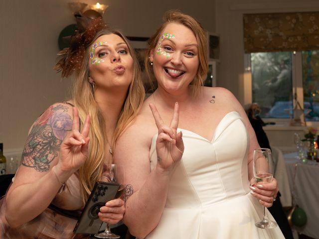 Tucker and Beth's Wedding in Tenby, Pembrokeshire 27