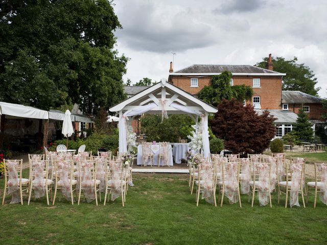 Groom and Bride&apos;s Wedding in Reading, Berkshire 6