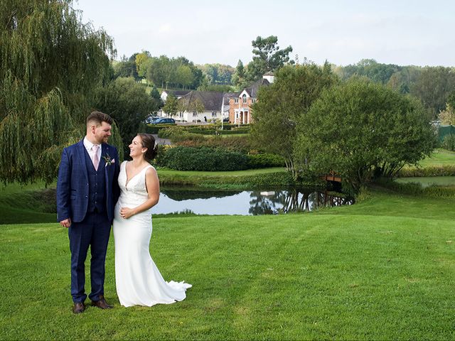 Tom and Lizzy&apos;s Wedding in Tadley, Hampshire 9