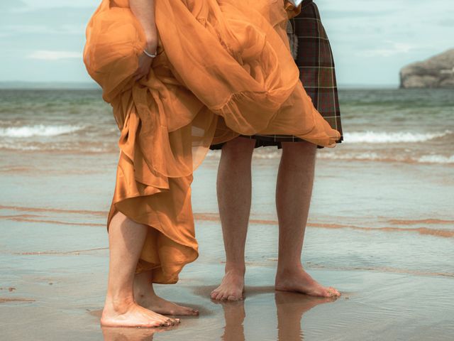 Fraser and Claire's Wedding in Edinburgh, Lothian &amp; Borders 15