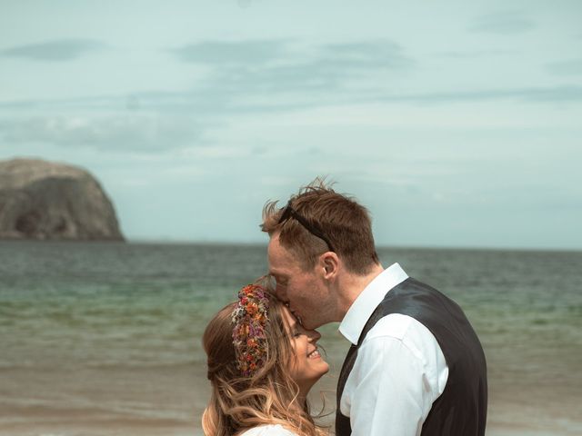 Fraser and Claire's Wedding in Edinburgh, Lothian &amp; Borders 16