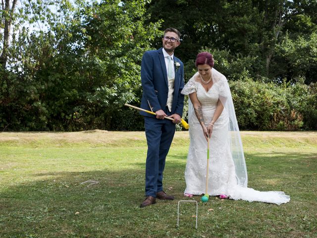 Groom and Bride&apos;s Wedding in Wokingham, Berkshire 1