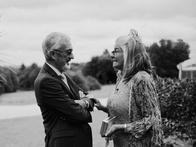 Alastair and Abi&apos;s Wedding in Stow On The Wold, Gloucestershire 7