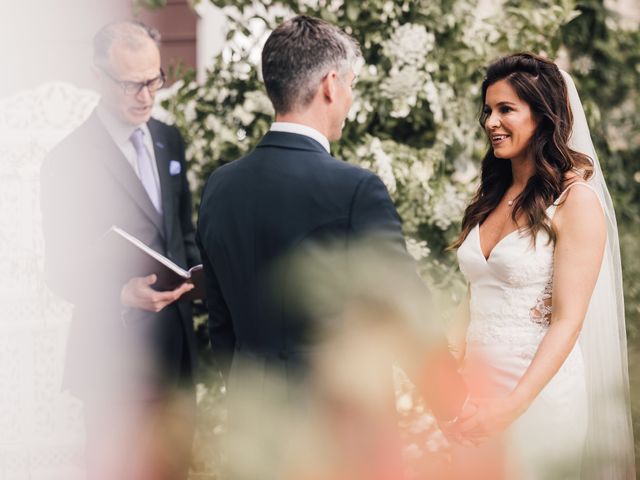 Alastair and Abi&apos;s Wedding in Stow On The Wold, Gloucestershire 24