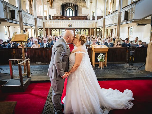 Kevin and Vicky's Wedding in Oldham, Greater Manchester 4
