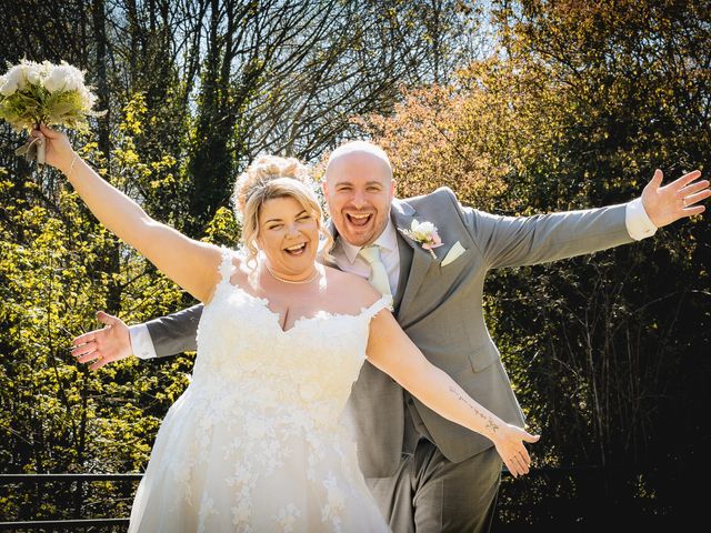 Kevin and Vicky's Wedding in Oldham, Greater Manchester 6