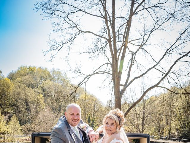 Kevin and Vicky's Wedding in Oldham, Greater Manchester 8