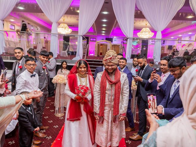 Taslima and Faheem&apos;s Wedding in Handsworth, West Midlands 21