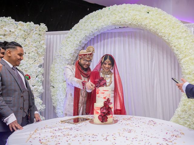 Taslima and Faheem&apos;s Wedding in Handsworth, West Midlands 24