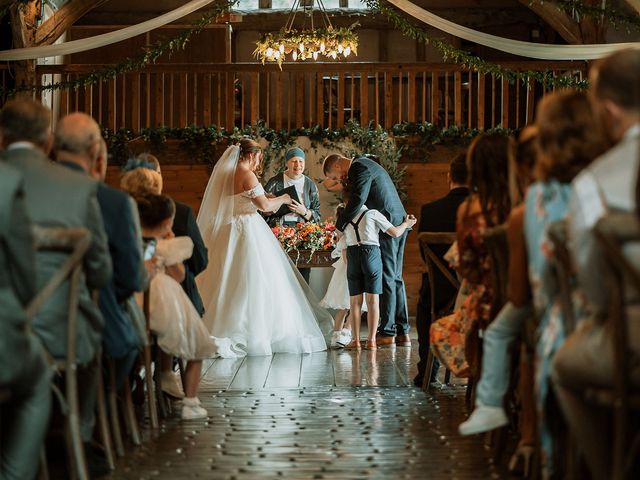 Oliver and Natasha&apos;s Wedding in Oxford, Oxfordshire 17