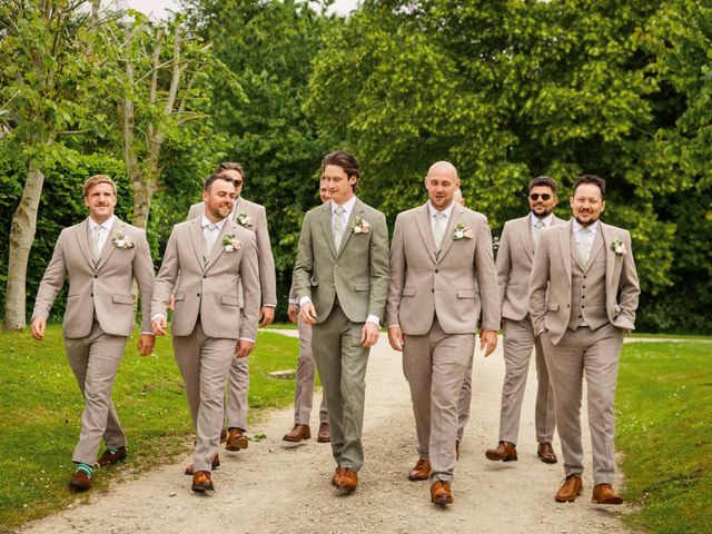 Arthur and Robyn&apos;s Wedding in Bicester, Oxfordshire 12