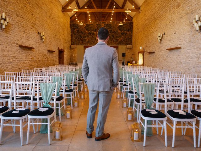 Arthur and Robyn&apos;s Wedding in Bicester, Oxfordshire 18