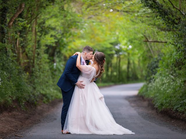 Oliver and Shannon&apos;s Wedding in Bromsgrove, Worcestershire 42