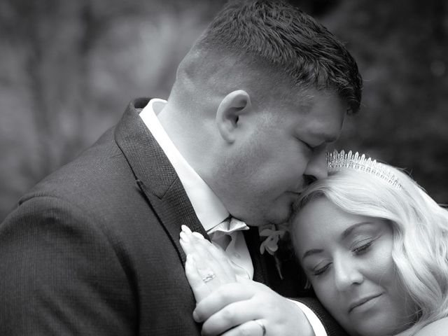 Aaron and Ashlie's Wedding in Macclesfield, Cheshire 5