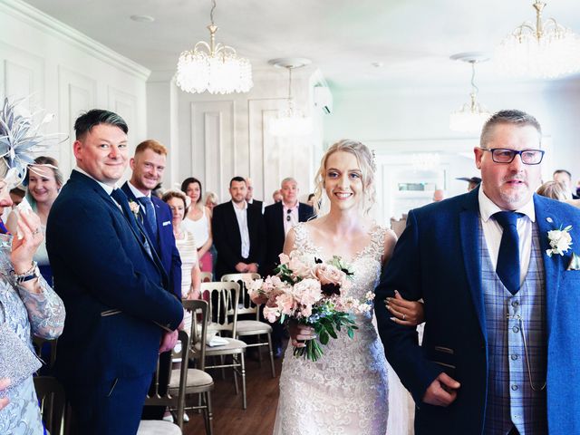 Sam and Kirsty's Wedding in Kingston Upon Hull, East Riding of Yorkshire 49