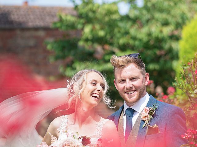 Sam and Kirsty's Wedding in Kingston Upon Hull, East Riding of Yorkshire 77