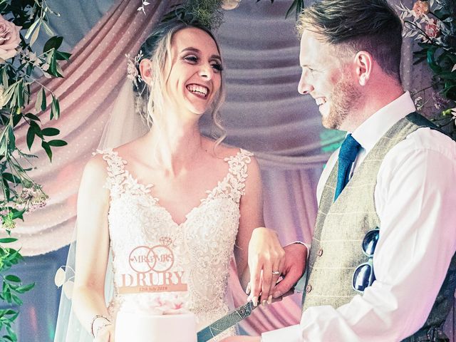Sam and Kirsty's Wedding in Kingston Upon Hull, East Riding of Yorkshire 109
