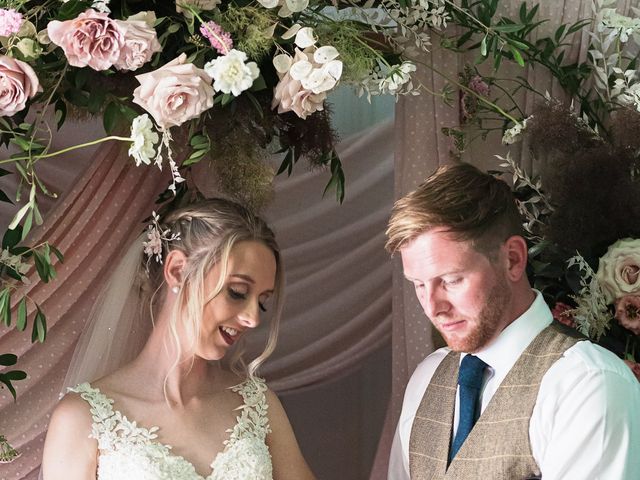 Sam and Kirsty's Wedding in Kingston Upon Hull, East Riding of Yorkshire 111