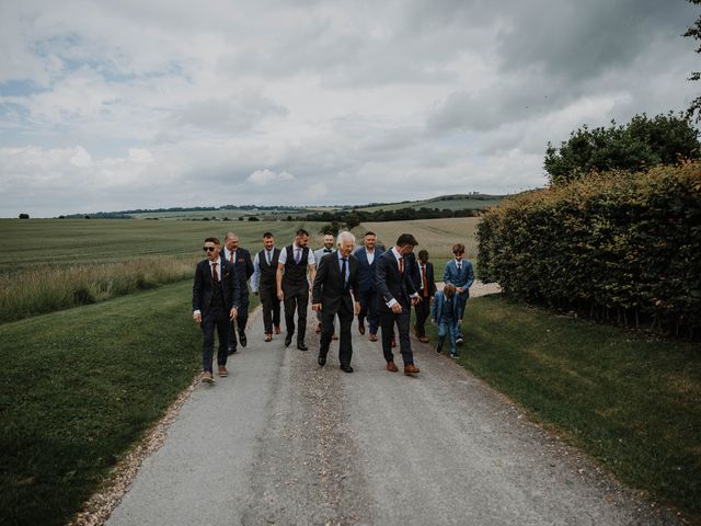 Lucy and Mike&apos;s Wedding in Calne, Wiltshire 3