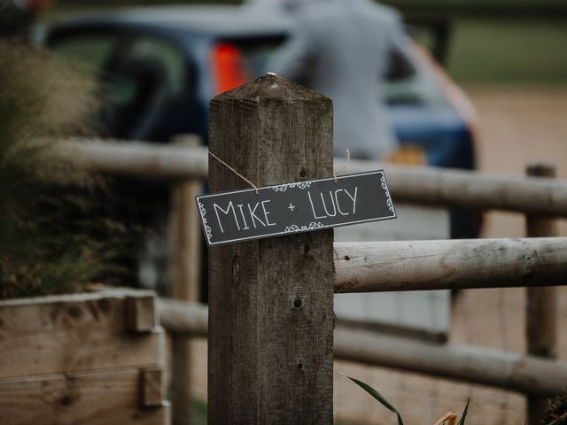 Lucy and Mike&apos;s Wedding in Calne, Wiltshire 6