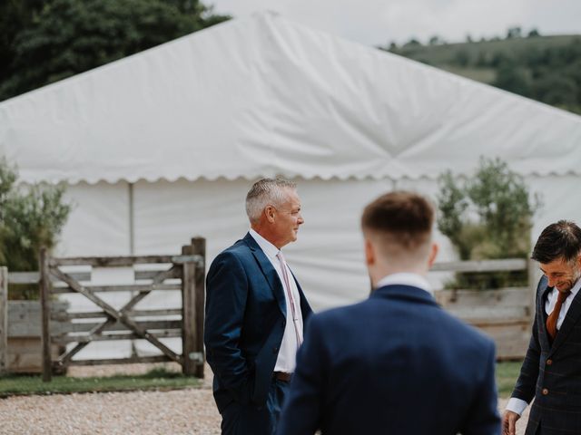 Lucy and Mike&apos;s Wedding in Calne, Wiltshire 19