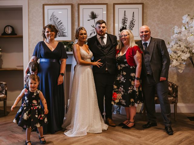 George and Emma&apos;s Wedding in Edinburgh, Lothian &amp; Borders 25