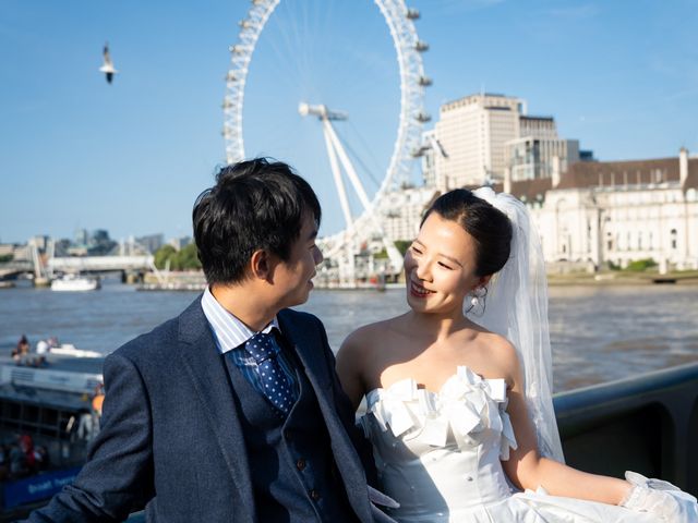 Mrs Wang and Mr Wang's Wedding in London Bridge, East Central London 3