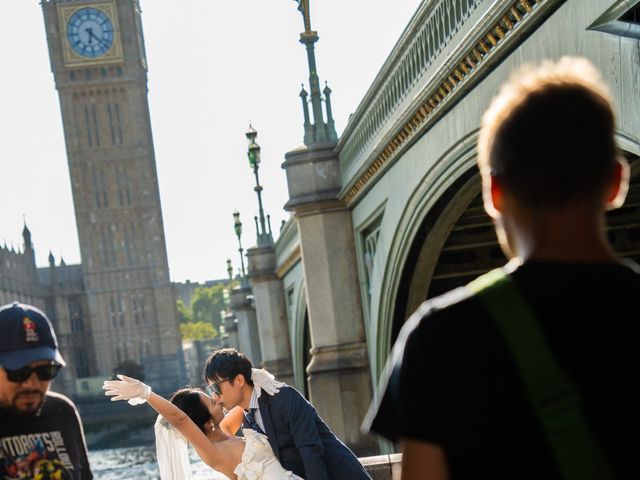 Mrs Wang and Mr Wang's Wedding in London Bridge, East Central London 6