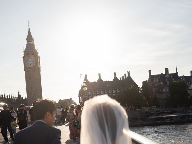 Mrs Wang and Mr Wang's Wedding in London Bridge, East Central London 15