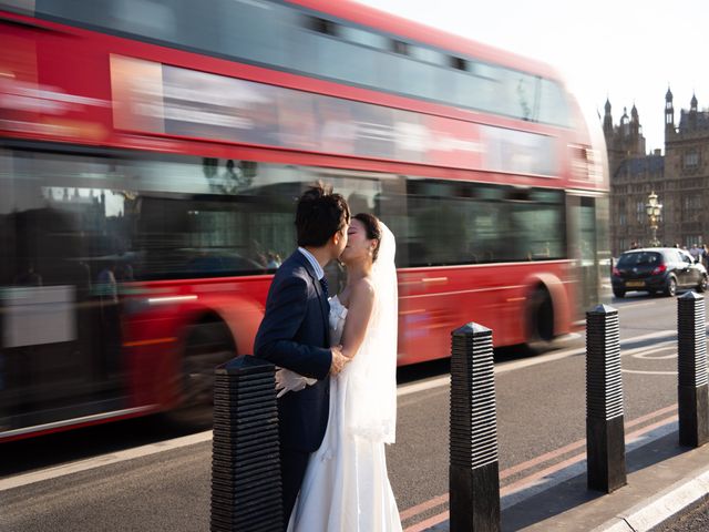 Mrs Wang and Mr Wang's Wedding in London Bridge, East Central London 17