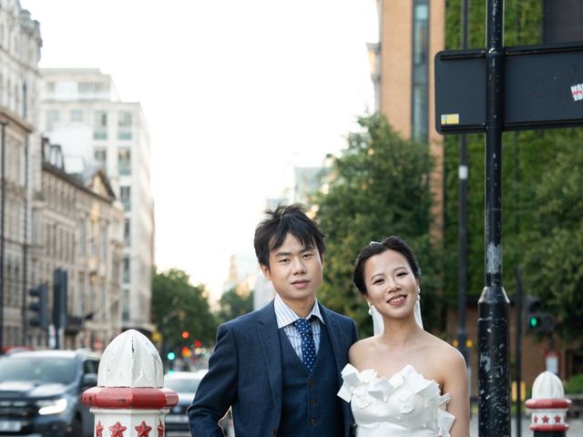 Mrs Wang and Mr Wang's Wedding in London Bridge, East Central London 21