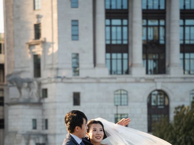 Mrs Wang and Mr Wang's Wedding in London Bridge, East Central London 24