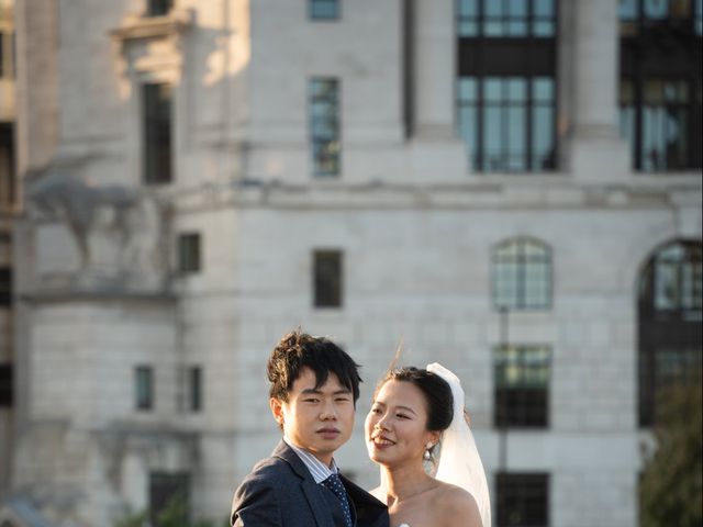Mrs Wang and Mr Wang's Wedding in London Bridge, East Central London 25