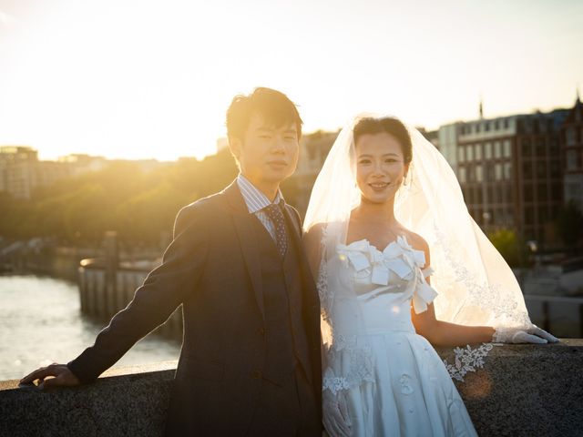 Mrs Wang and Mr Wang's Wedding in London Bridge, East Central London 30