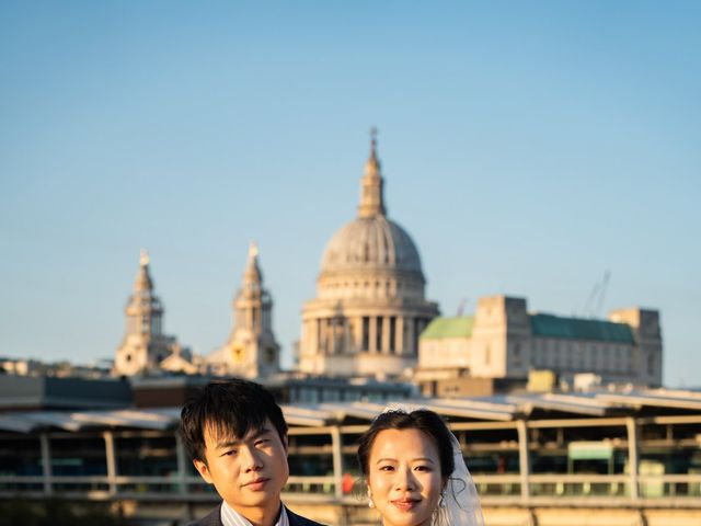 Mrs Wang and Mr Wang's Wedding in London Bridge, East Central London 31