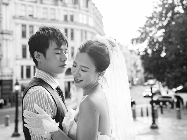 Mrs Wang and Mr Wang's Wedding in London Bridge, East Central London 35