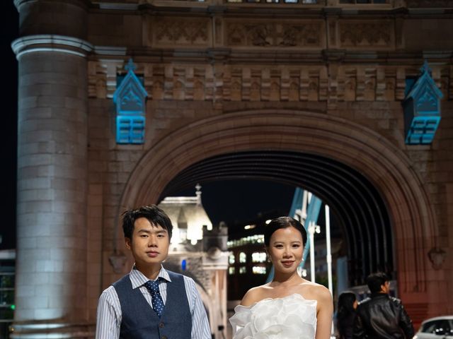 Mrs Wang and Mr Wang's Wedding in London Bridge, East Central London 36