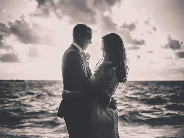 Kim and Karl's Wedding in Ilfracombe, Devon 30