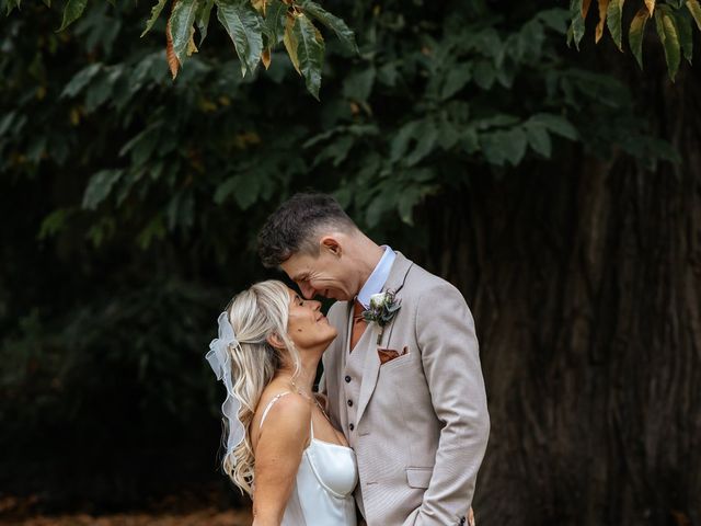 Millie and Simon's Wedding in Warwick, Warwickshire 7