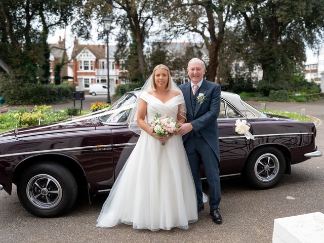 Greg and Siân's Wedding in Broadstairs, Kent 4