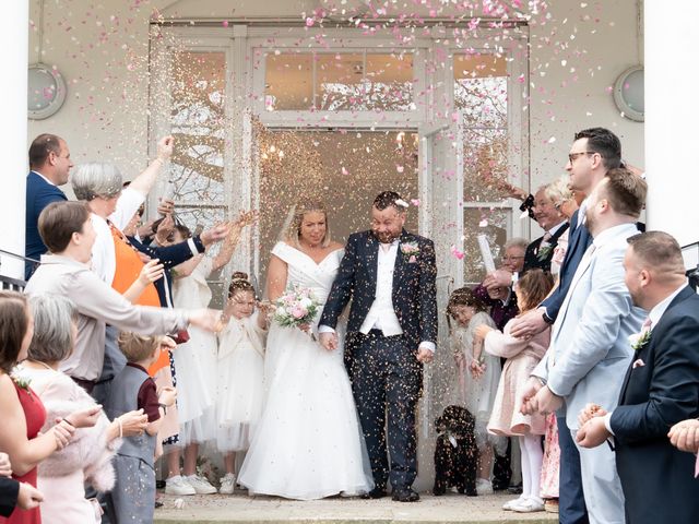 Greg and Siân's Wedding in Broadstairs, Kent 14