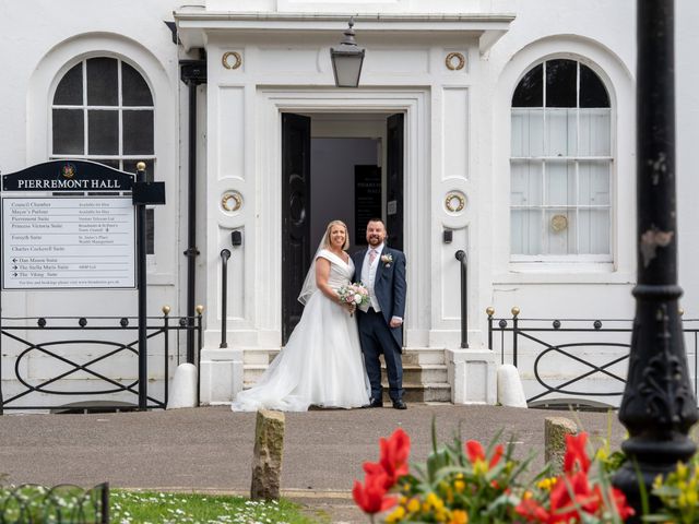 Greg and Siân's Wedding in Broadstairs, Kent 17