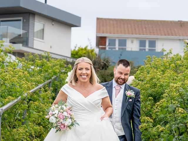 Greg and Siân's Wedding in Broadstairs, Kent 21