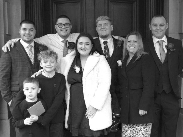 Ray and Sharon&apos;s Wedding in Bolton, Greater Manchester 6
