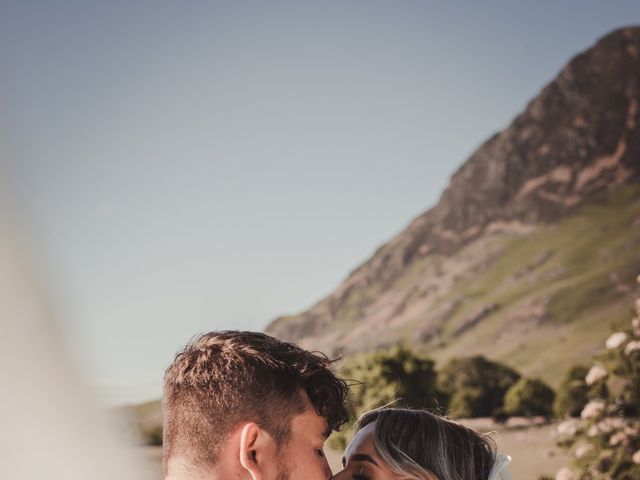 Sam and Shona&apos;s Wedding in Lake District , Cumbria 42
